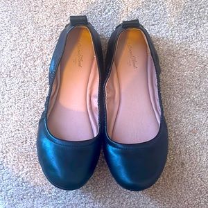 Universal thread goods co. woman’s size 6 flats